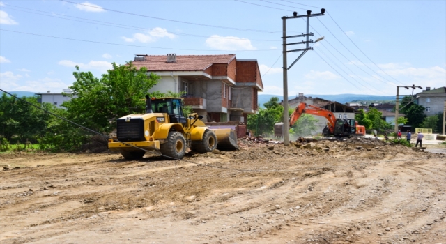 Erbaa Belediyesi yol genişletme çalışmasına devam ediyor
