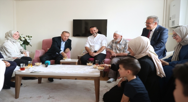 Cumhurbaşkanı Erdoğan, Ordu’da Çay Davetinde Bulunan Aileyi Ziyaret Etti