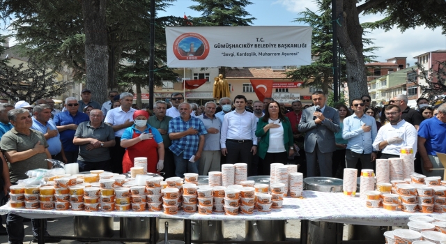 Gümüşhacıköy Belediyesi muharrem ayı dolayısıyla aşure dağıttı