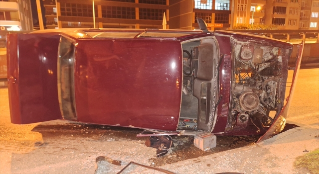 Samsun’da devrilen otomobilin sürücüsü olay yerinde bulunamadı