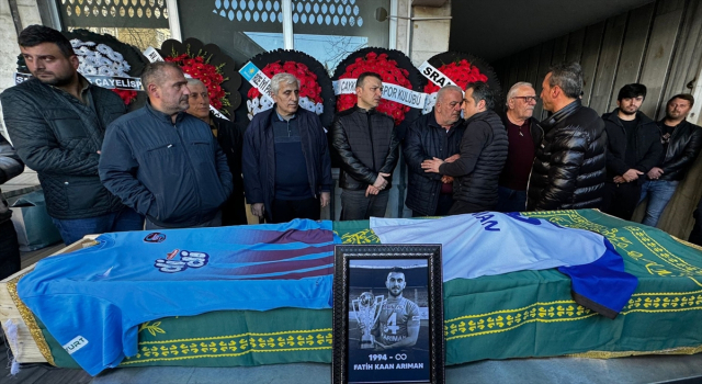 Hayatını kaybeden futbolcunun cenazesi Rize’de toprağa verildi