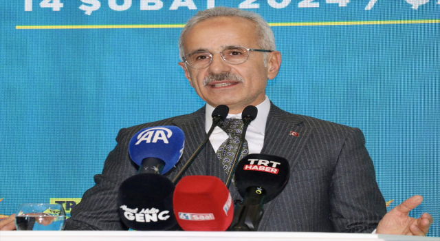 Ulaştırma ve Altyapı Bakanı Uraloğlu, Trabzon’da muhtarlarla bir araya geldi