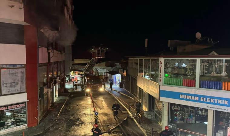Trabzon’da bir iş merkezinde çıkan yangın söndürüldü