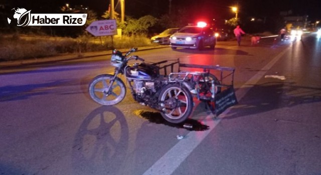 Otomobil İle Çarpışan Motosikletli Ağır Yaralandı