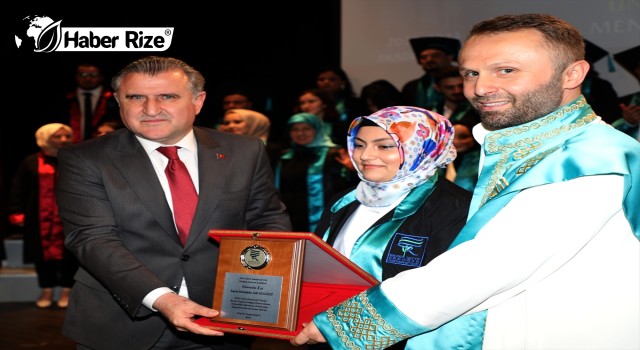 Gençlik ve Spor Bakanı Bak, RTEÜ mezuniyet töreninde konuştu