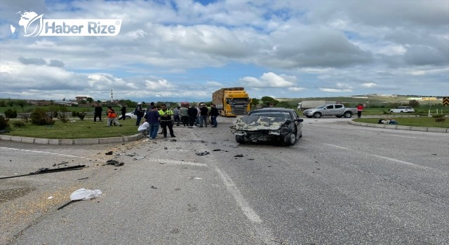Samsun’da iki otomobil çarpıştı 6 kişi yaralandı