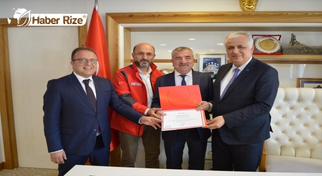 Türk Kızılaydan Havza Belediye Başkanı Özdemir’e teşekkür belgesi