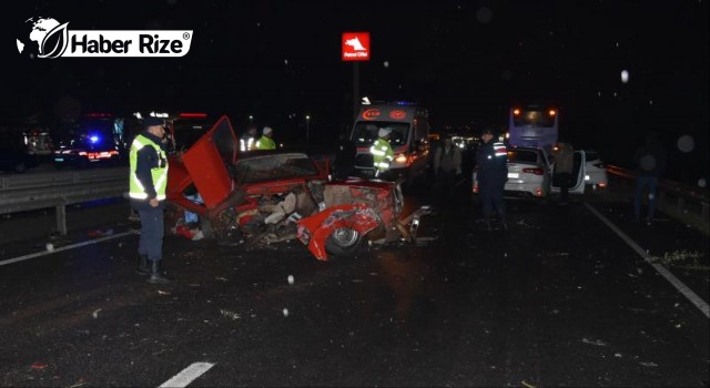 Manisa'da zincirleme trafik kazası: 2 ölü, 3 yaralı