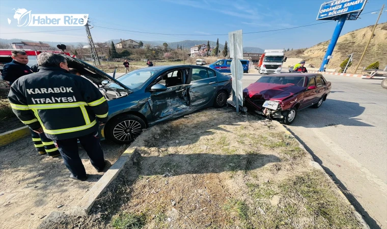 Karabük'te iki otomobilin çarpıştığı kazada 3 kişi yaralandı!