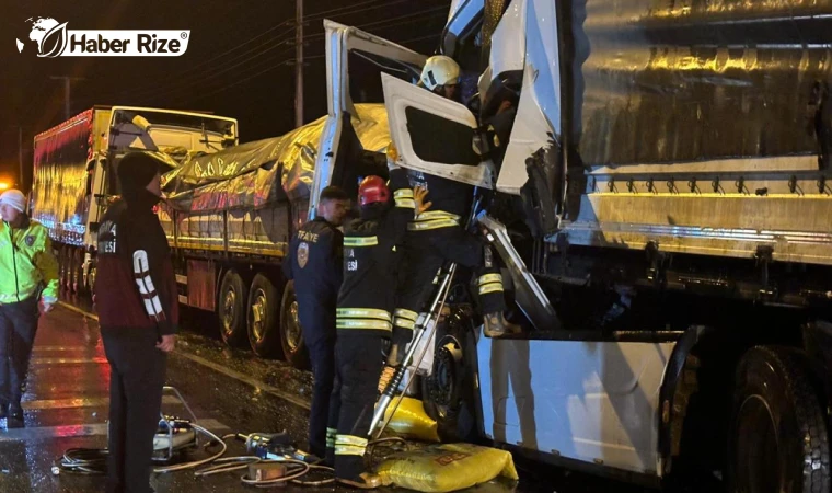 Konya'da 4 tırın karıştığı zincirleme trafik kazası: 1 kişi hayatını kaybetti