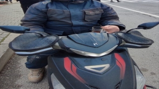 Ordu’da elinde çay bardağıyla motosiklet kullanan sürücüye para cezası