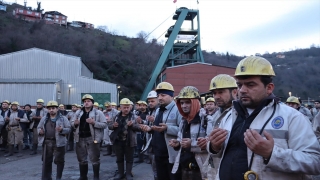 Madenciler, 6 Şubat’taki depremlerde hayatını kaybedenleri dualarla andı