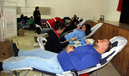 Sinop’ta öğrenci velileri kan bağışında bulundu