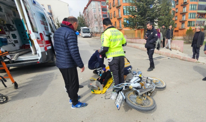 Merzifon’da otomobille çarpışan motosikletin sürücüsü yaralandı