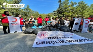 Dünya Temizlik Günü kapsamında gönüllü gençler çöp topladı