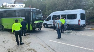 Özel halk otobüsün minibüse çarptı: 3 yaralı