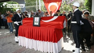 Şehit polis Sedat Gezer için İl Emniyet Müdürlüğü bahçesinde tören düzenlendi