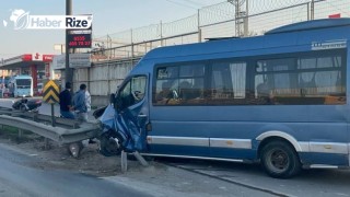 Bariyerlere çarpan minibüsteki 3 kişi yaralandı