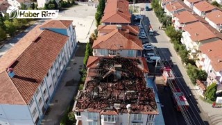 Sakarya'da bir apartmanın çatısı yandı