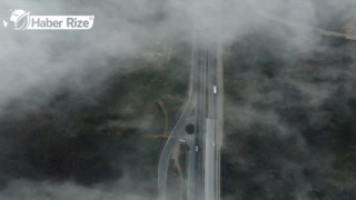 Batı Karadeniz yolunda dağların yamaçları sisle kaplandı