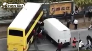 Kamyonete ve reklam panosuna çarpan İETT otobüs şoförü yaralandı