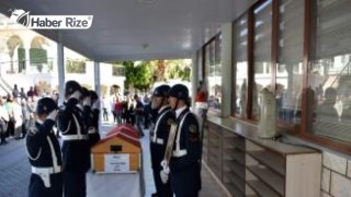 Turgutlu'da hayatını kaybeden şehit babası toprağa verildi