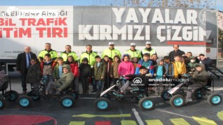 Mobil Trafik Eğitim Tırı Amasya'da öğrencileri bilgilendirdi