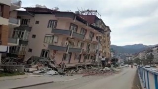 Hatay’da yıkılmak üzere olan binalar görüntülendi