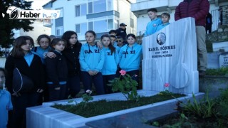 Türk Halk müziğinin sevilen isimlerinden Kamil Sönmez, mezarı başında anıldı