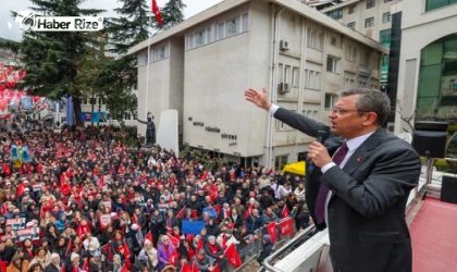 CHP Genel Başkanı Özel, Rize Pazar’da vatandaşlarla bir araya geldi