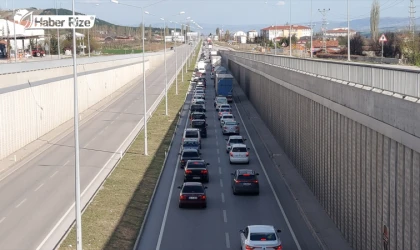İstanbulSamsun kara yolunda bayram trafiği yoğunluğu
