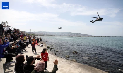 Jandarma Çelik Kanatlar, Rize'de gösteri uçuşu yaptı