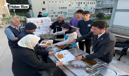 Ortahisar Belediye Başkanı Kaya, iftar çadırında yemek dağıttı