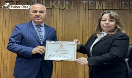 Rize Belediye Başkanı Rahmi Metin, mazbatasını aldı