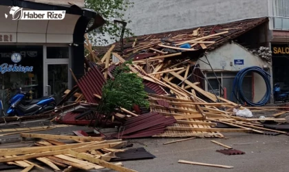 Samsun’da kuvvetli rüzgar bir çatıyı uçurdu, elektrik tellerini kopardı