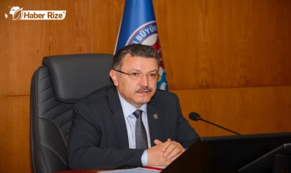 Trabzon Büyükşehir Belediye Başkanı Genç, yöneticilerle toplantı yaptı