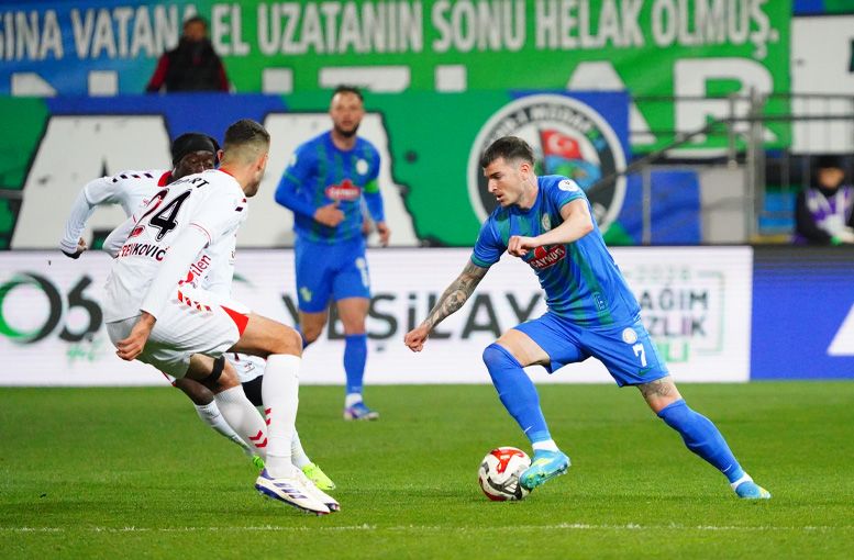 Çaykur Rizespor, Samsunspor Karadeniz Derbisinde Farklı Galip: 4-1