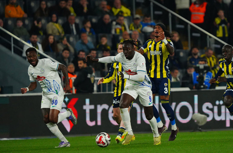 Çaykur Rizespor 10 Kişiyle Fenerbahçe’den 1 Puanı Söktü Aldı