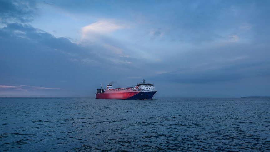 Hürmüz Boğazı’ndan İlk Yolcu Gemisi Geçti