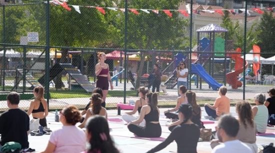Patifest'in ikinci gününde yoga etkinliği