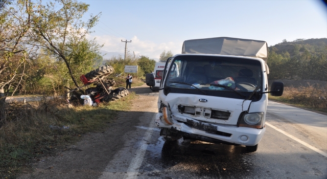 Devrilen traktörün sürücüsü yaralandı