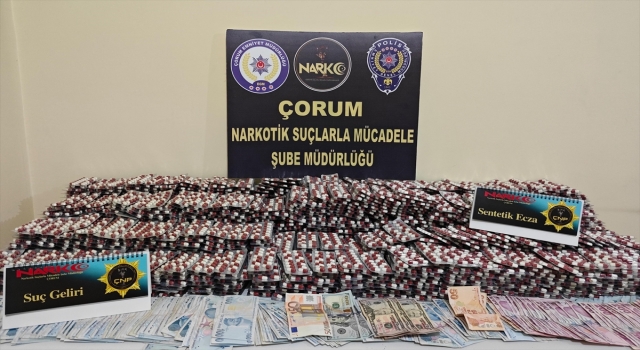 Çorum’da polise çarpıp kaçan uyuşturucu zanlıları kovalamacayla yakalandı