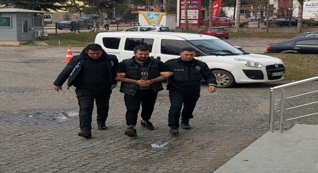 Aracında uyuşturucu bulunan zanlı tutuklandı