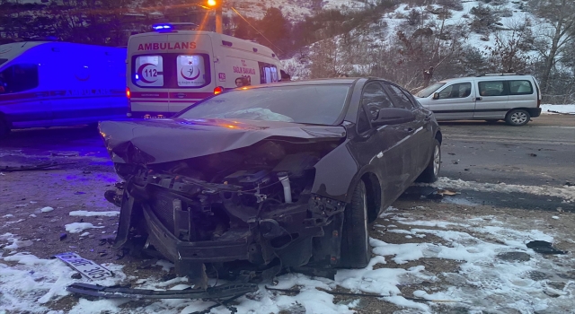 Gümüşhane’de trafik kazasında 4 kişi yaralandı