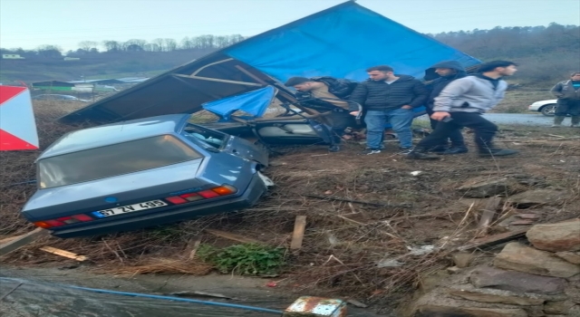 Zonguldak’ta kaza yapan otomobildeki 1 kişi öldü, 1 kişi yaralandı