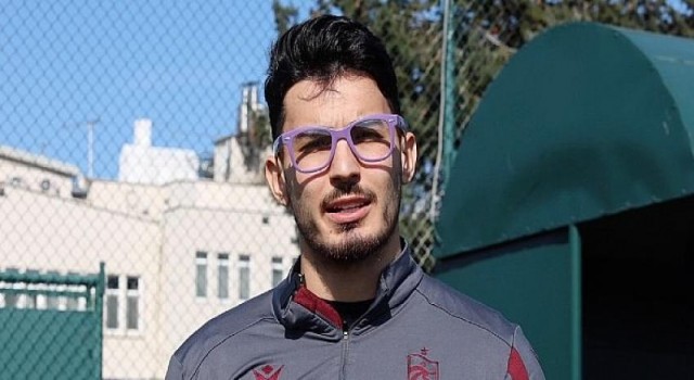 Futbolcular Mor Gözlüklerle Epilepsi İçin Baktı
