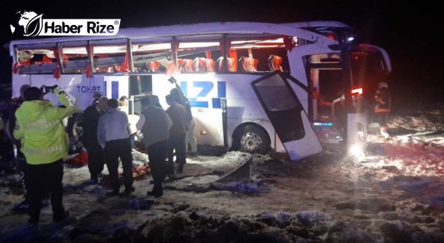 Yolcu Otobüsü Devrildi Yaralılar Var