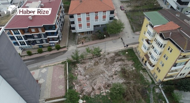Kepçe operatörü adresi karıştırınca başka binayı yıktı
