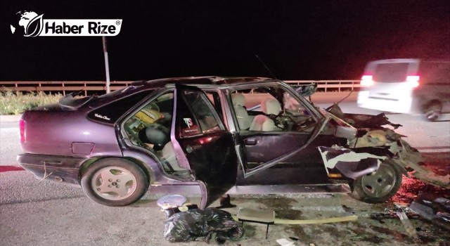 Çorum’da otobüse çarpan otomobildeki 6 kişi yaralandı