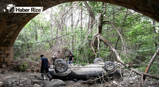 Dere yatağına düşen kamyonetteki 4 maden işçisi yaralandı